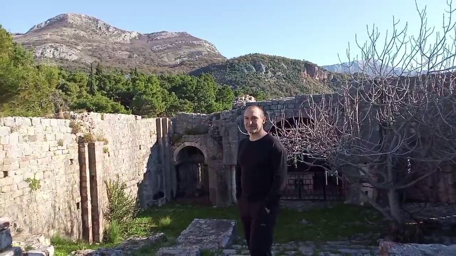 Po_1000_letech Klášter v Sutomore.jpg, 109kB